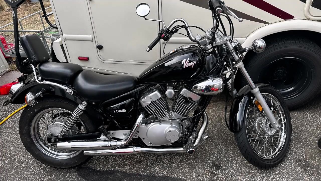 Video still: 1996 Yamaha Virago XV250 (154 s clip)